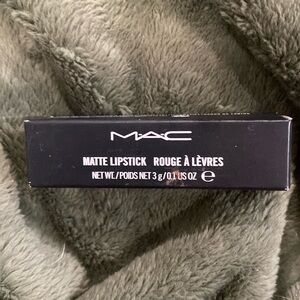 MAC Cosmetics Matte Lipstick BRAND NEW in shade: KINDA SEXY.
